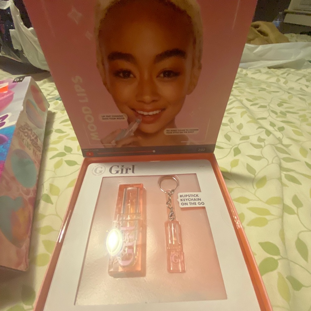 Mood lip gloss